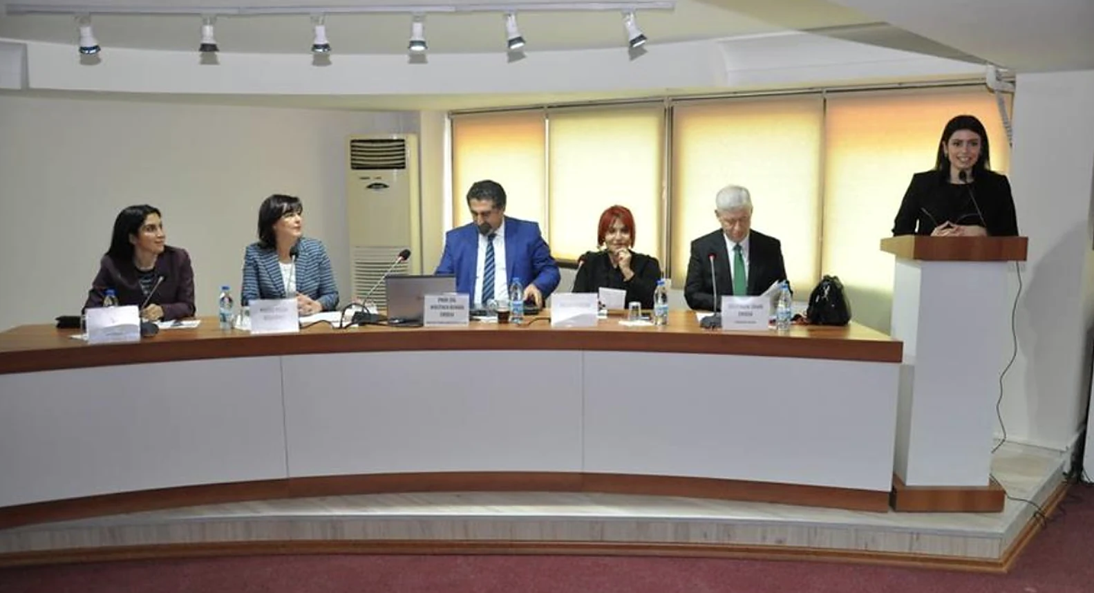İzmir Barosu Uzlaşmanın Güncel Sorunları ve Geleceği semineri paneli